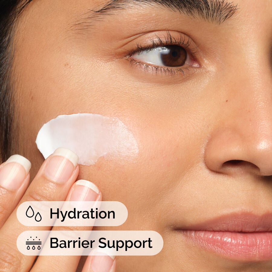 natural-moisturizing-factors-ha-t9 ord-natural-moisturizing-factors-ha-model-application-with-benefits.jpg
